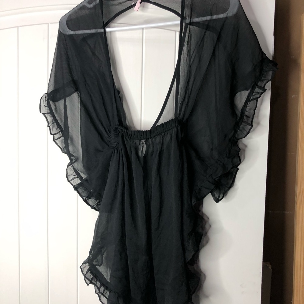 Size Small.  Nice cover up